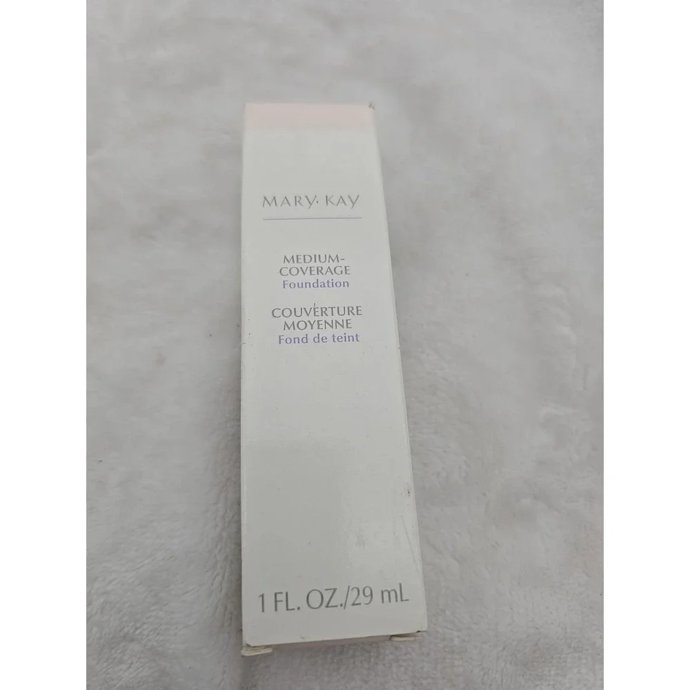 Mary‎ Kay Medium Coverage Foundation Ivory 202 Normal/Oily   NIB